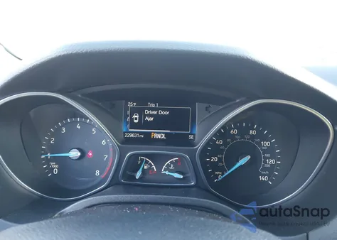 2017 Ford Focus Se z USA, uszkodzony, nr VIN 1FADP3K25HL227357